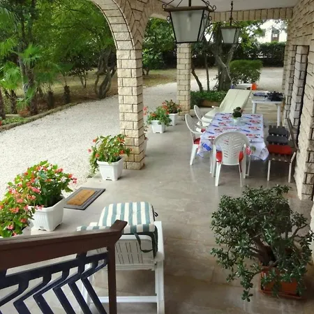 House Elda Beach Area Maj For Maximum 12 Persons 招待所