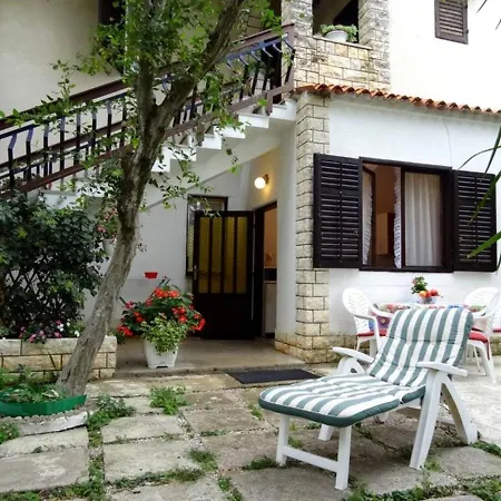 House Elda Beach Area Maj For Maximum 12 Persons 招待所 3*
