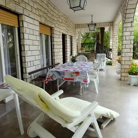 House Elda Beach Area Maj For Maximum 12 Persons 波雷奇