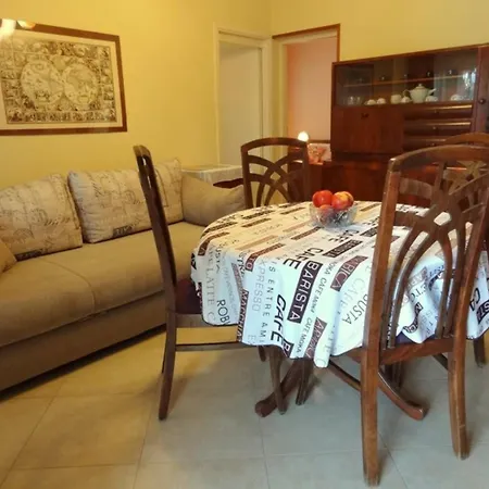 Pensión House Elda Beach Area Maj For Maximum 12 Persons 3*