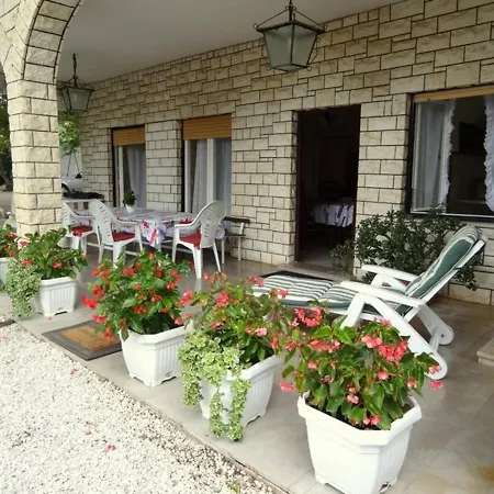 House Elda Beach Area Maj For Maximum 12 Persons 3*