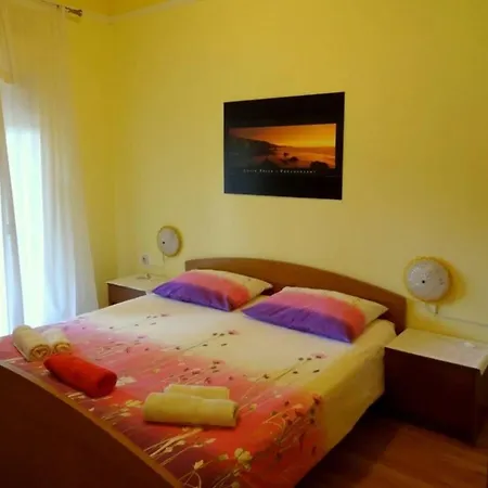 House Elda Beach Area Maj For Maximum 12 Persons ゲストハウス 3*