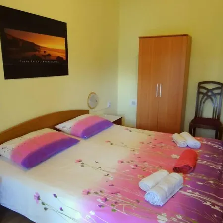 House Elda Beach Area Maj For Maximum 12 Persons ゲストハウス 3*